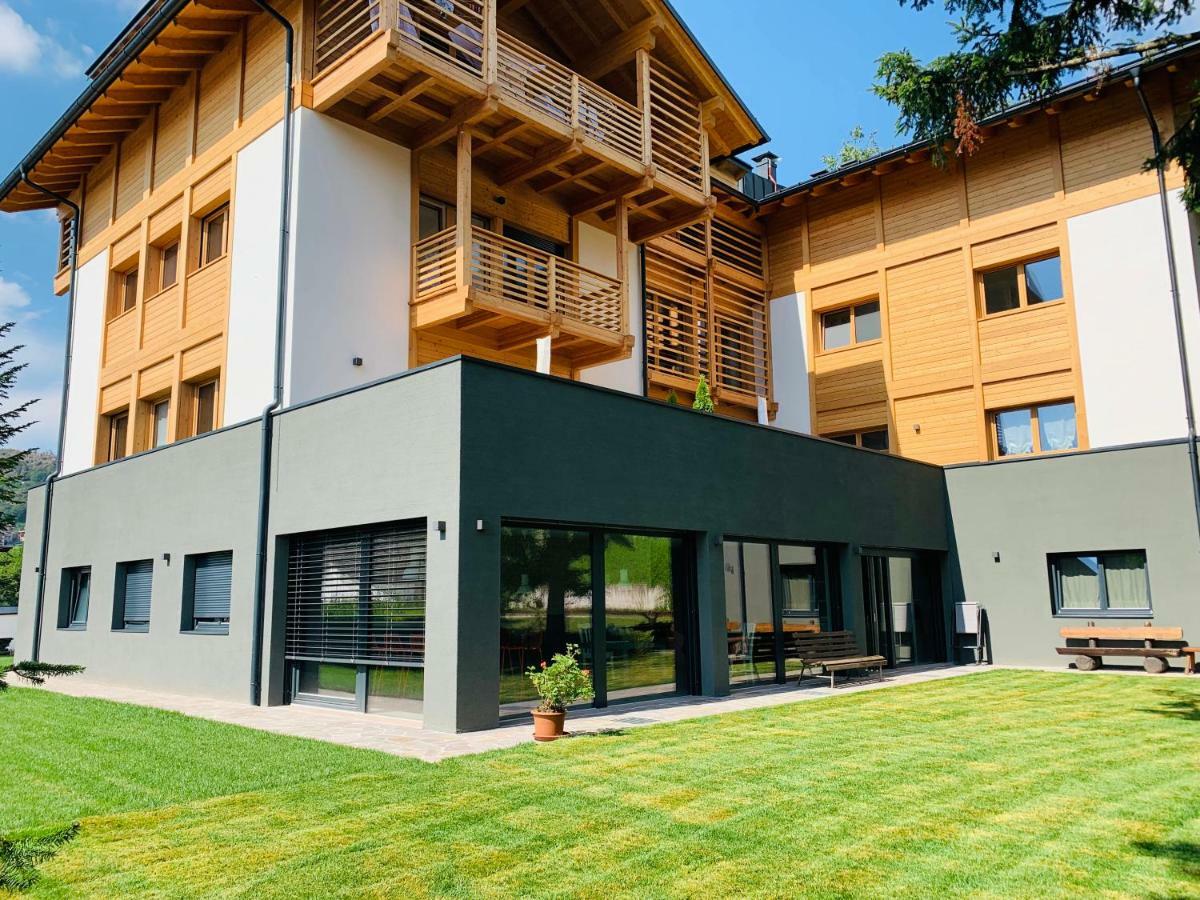 Appartamenti E B&B Casa Ester Baselga di Pine Bagian luar foto